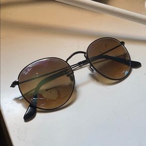 Ray-Bans Round sunglasses